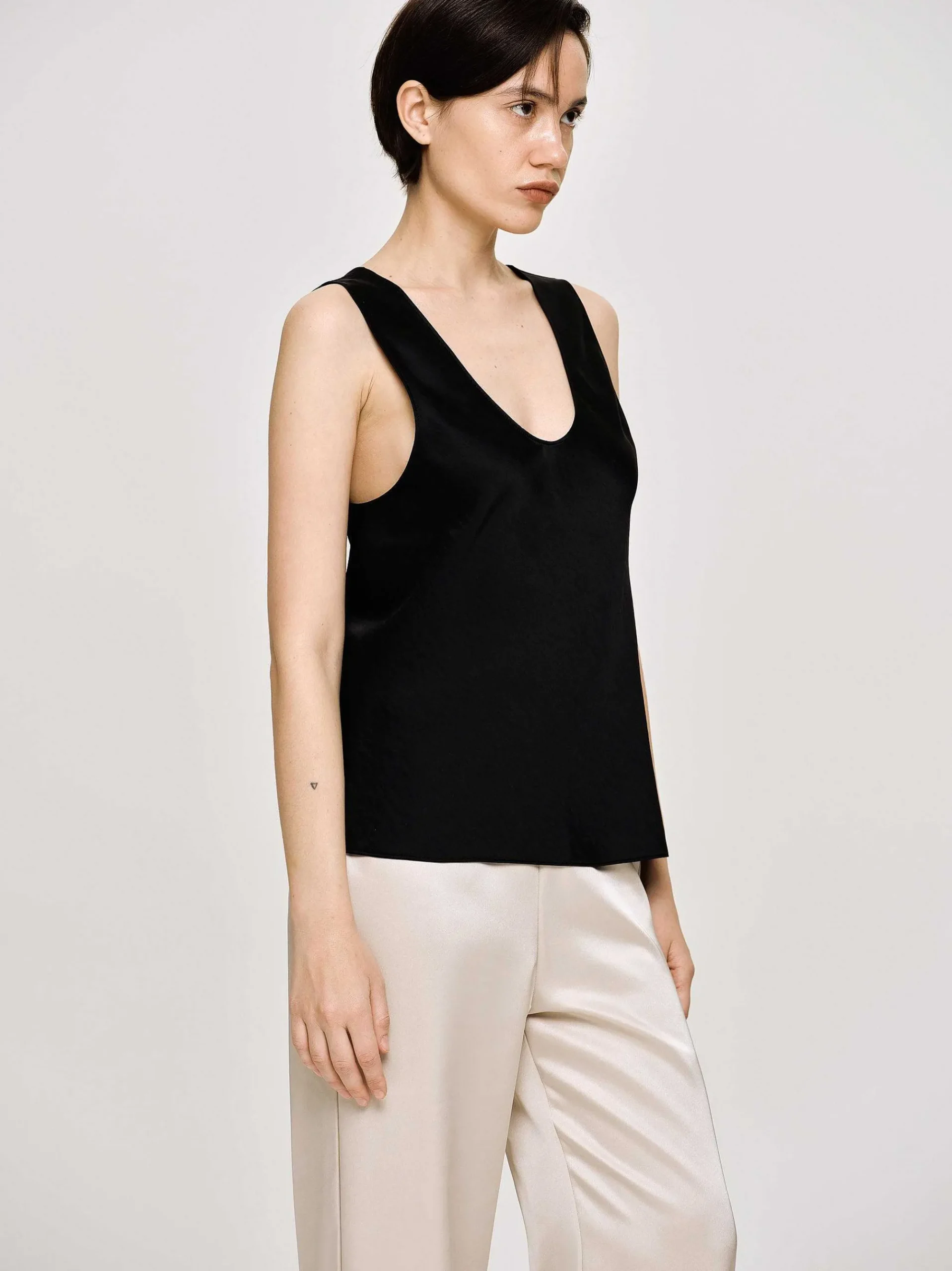 Source Unknown Accessoires-Haut En Satin Sans Manches, Noir