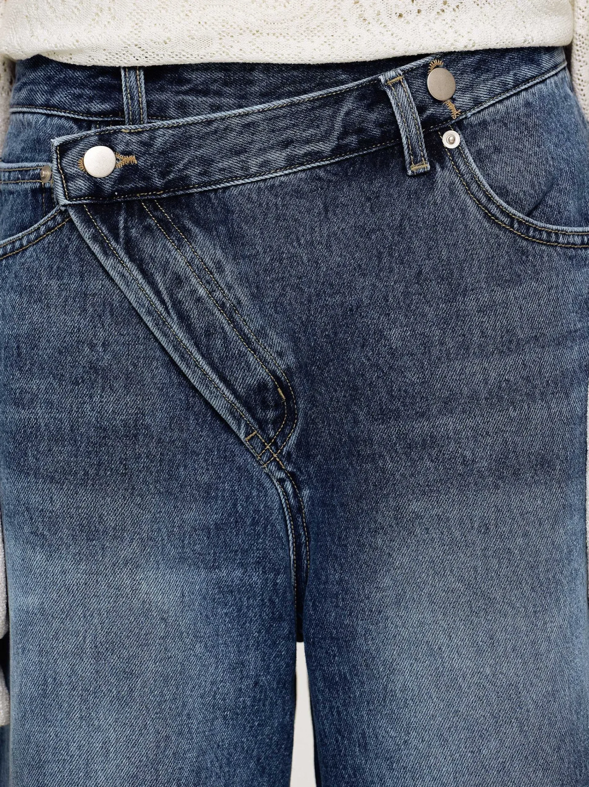 Source Unknown Vêtements-Jean Croise, Delavage Pierre Foncee