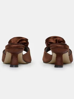 Source Unknown Chaussures Et Sacs-Mules En Satin Avec Appliques Roses, Chocolat
