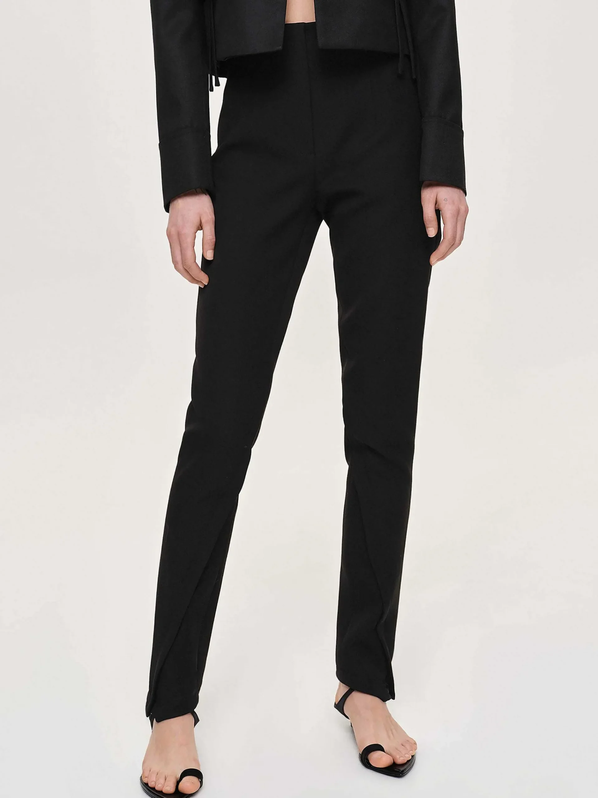 Source Unknown Bas-Pantalon Slim Coupe En Biais Tyia, Noir